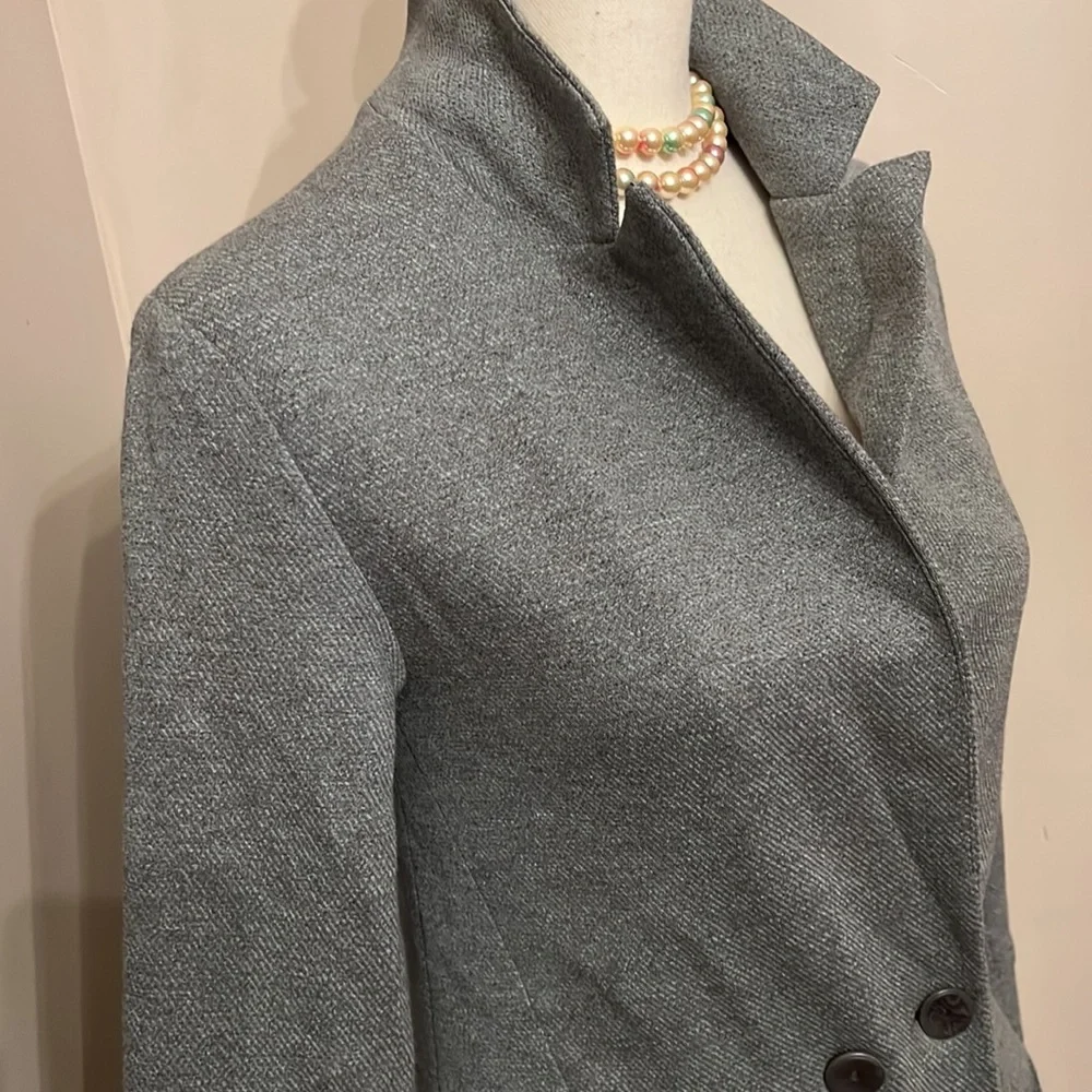 Like new beautiful light Gray blazer. - Picture 5 of 11
